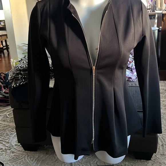 Blazerish - Picture 3 of 4